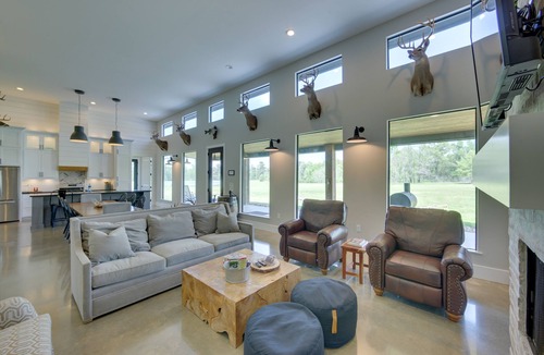 Kennard Cabin | Modern Kennard Cabin w/3 Casitas - Walk to Pond!