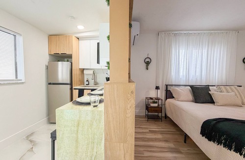 Pembroke Pines Apartment | Modern King Suite Cozy Sofa Bed Near Everything