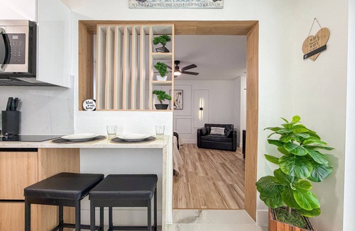 Pembroke Pines Apartment | Modern King Suite Cozy Sofa Bed Near Everything