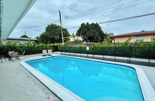 Pembroke Pines Apartment | Modern King Suite Cozy Sofa Bed Near Everything