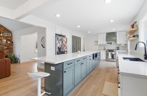 Parkville House | Modern Lake Escape/World Cup Prime Location