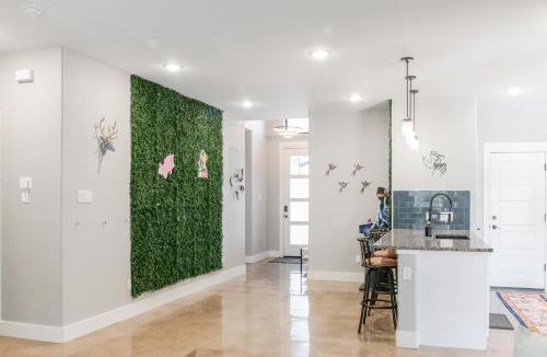 Denison House | Modern Lake Escape Arcade Fun