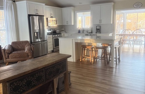 Smith Mountain Lake House | Modern Lake home with fully stocked kitchen essentials