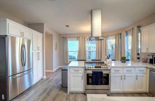 Rowlett Villa | Modern Lake House 4 Bed 3 Bath Breathtaking Views