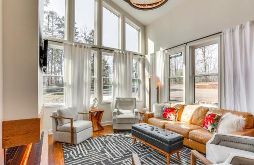 Counce House | Modern Lake House Retreat w/Deck on Pickwick Lake