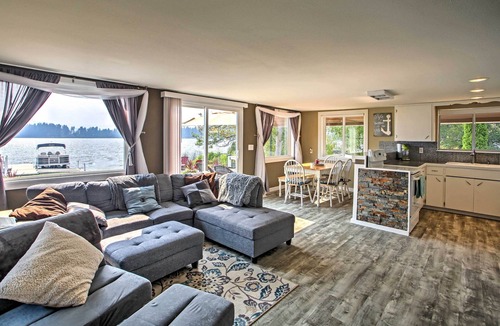 McKenna House | Modern Lake Lawrence Retreat w/a Deck & Dock!