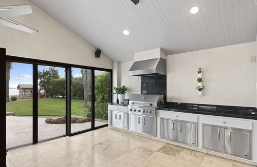 Leisure Land House | Modern Lake Mansion - CasaPalmaTX, 6 bedrooms with 6 en suite bath with showers