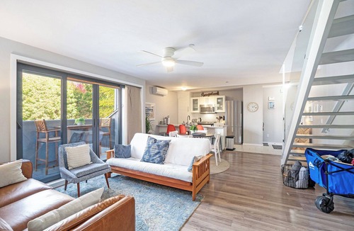 Saugatuck Condo | Modern Lake View Condo Located Downtown Saugatuck with Spacious Rooftop Patio