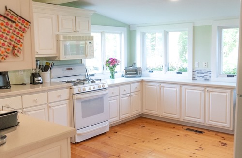 Grand Isle Apartment | Modern Lakefront Apartment