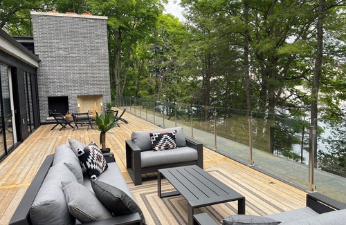 Selwyn Cottage | Modern Lakefront Gem on Clear Lake