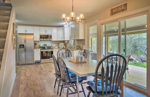 Arrow Point Cabin | Modern lakefront home, Amazing View w/Nearby Boat Launch