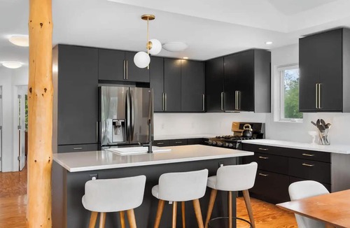 Saugerties South House | Modern Lakefront Retreat