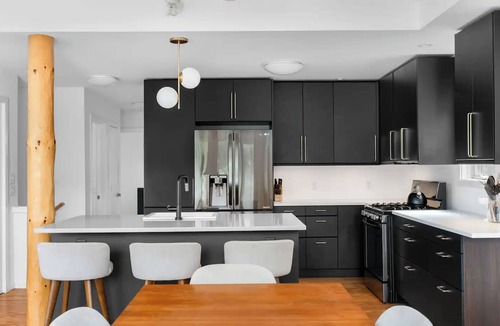 Saugerties South House | Modern Lakefront Retreat
