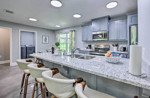 Avinger House | Modern Lakefront Retreat in Avinger