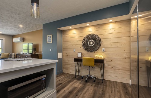 Wolf Creek House | Modern Lakefront Suite with Dock