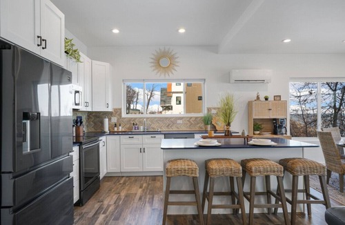 Pleasant Prairie House | Modern Lakeside Villa