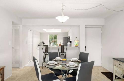 Oldsmar Condo | Modern Lakeside Condo 🌅 | 2 Bed, 2 Bath | Oldsmar, FL