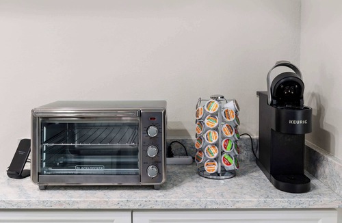 Oldsmar Condo | Modern Lakeside Condo 🌅 | 2 Bed, 2 Bath | Oldsmar, FL