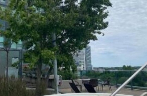 Niagara Condo | Modern Large Condo - Free Parking, Pool, Hot Tub