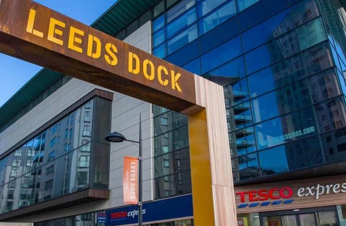 Leeds Apartment | Modern Leeds Dock Apt &Free Secure Parking!