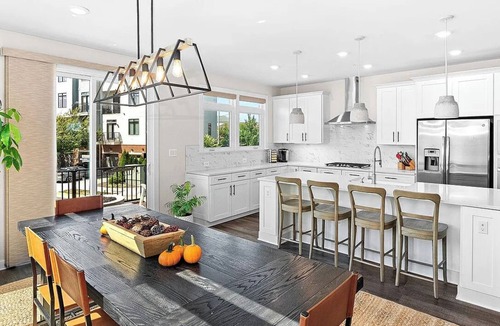 Leesburg House | Modern Leesburg 4BR+Loft - Sleeps 8 - Near Weddings & Wineries + EV