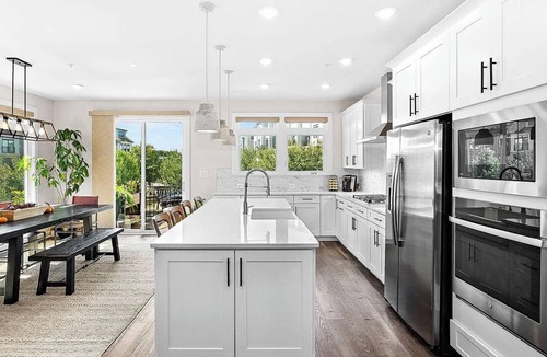 Leesburg House | Modern Leesburg 4BR+Loft - Sleeps 8 - Near Weddings & Wineries + EV