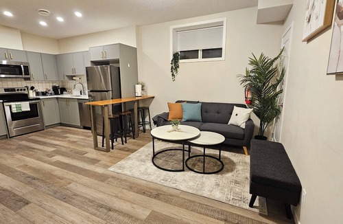 Southeast Calgary House | Modern Legal Suite - Separate Entry/Self Check-In