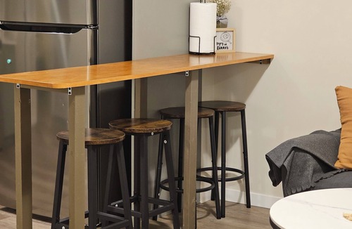 Southeast Calgary House | Modern Legal Suite - Separate Entry/Self Check-In