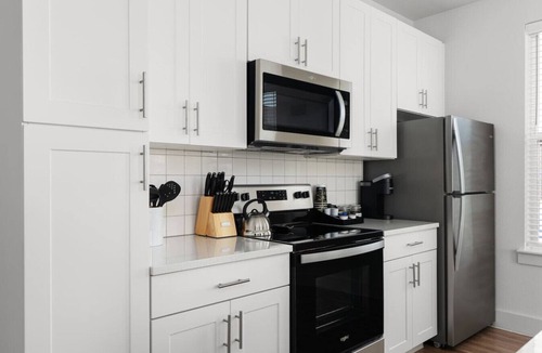 Pflugerville Apartment | Modern Living:1B/1B Steps from Shops, Dining & Fun