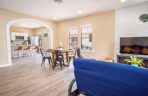 Nevada Street Cottage | Modern Living 3br/2ba Close to Amazing Downtown