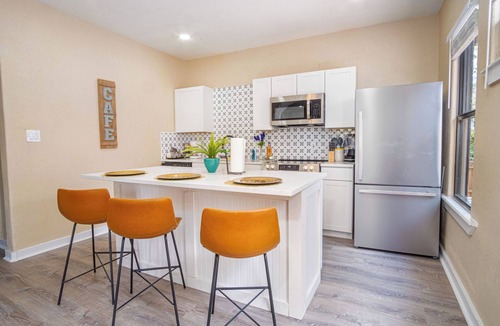 Nevada Street Cottage | Modern Living 3br/2ba Close to Amazing Downtown