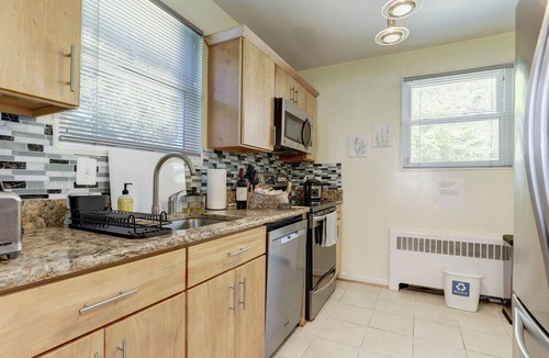 College Park Hotel | Modern living for visit DC/UMD, 2 bedrooms, 4 beds with central AC/heating
