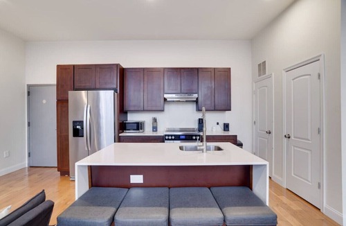 Allentown Apartment | Modern Living - King Suite