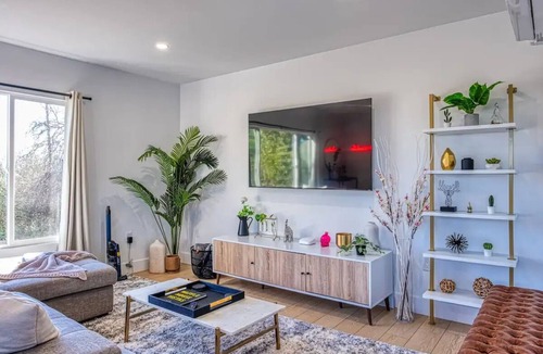 Overlook Apartment | Modern Living Steps From Downtown