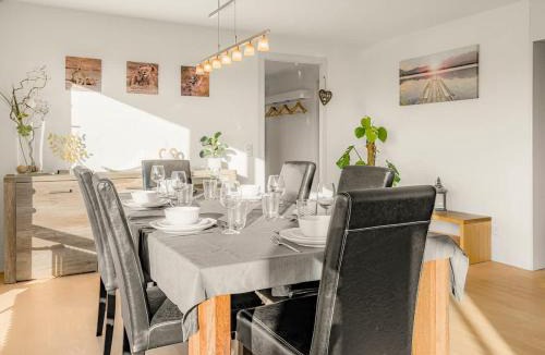 Erlinsbach House | Modern Living Villa mit Panorama-Wintergarten & TV