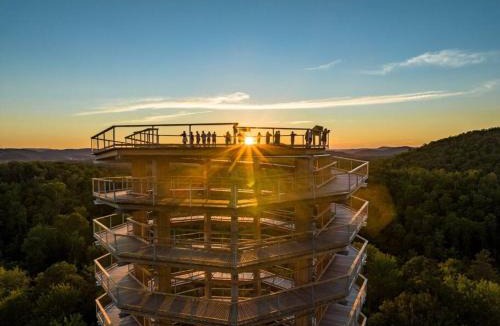 Mont-Tremblant Village Apartment | Modern Lodge Pool & Spa Mont-Tremblant