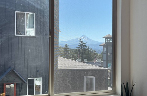 White Salmon House | Modern loft downtown White Salmon #03