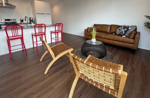 White Salmon Apartment | Modern loft downtown White Salmon #02