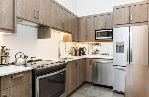 Bridgeland Apartment | Modern Loft Haven | BBQ, Sleeps 6 |