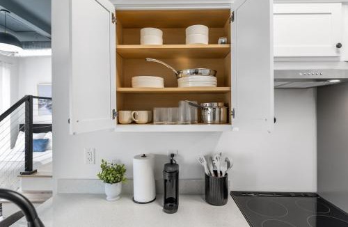 Royal Oak House | Modern Loft in Downtown Royal Oak