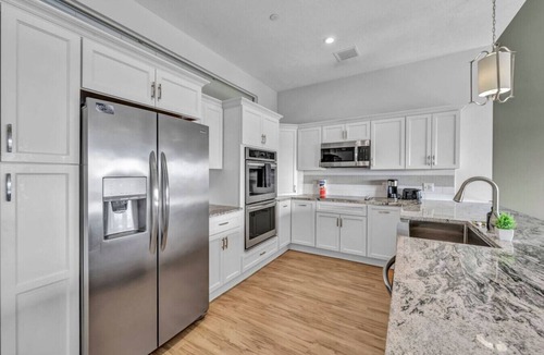 Playhouse Square Apartment | Modern Loft in Halle Building