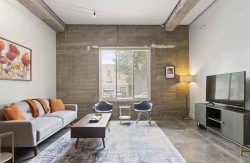 Downtown Austin Apartment | Modern Loft on 5th St