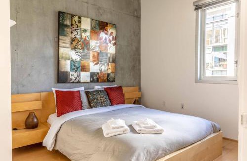 Marina District House | Modern Loft, Quiet, WiFi, Cable, Parking
