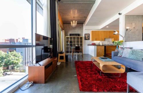 Marina District House | Modern Loft, Quiet, WiFi, Cable, Parking