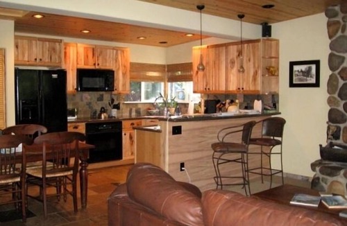 Sunnyside Cabin | MODERN LOG CABIN-HOT TUB-TAHOE PARK BCH ACCESS