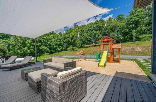 Parksville House | Modern Log