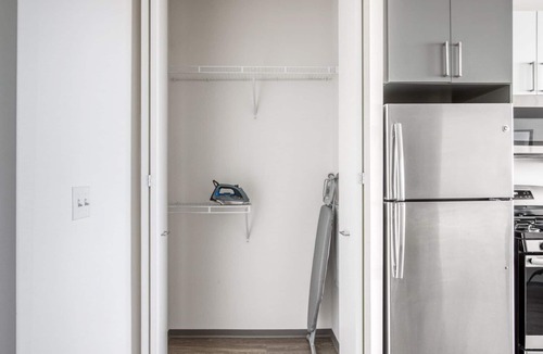 Logan Square Apartment | Modern Logan Square 1BR w/Roof Deck & Gym, 1 block to L, by Blueground
