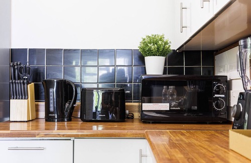 Fairfield Apartment | Modern London 2 Bed Apartment