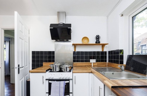 Fairfield Apartment | Modern London 2 Bed Apartment