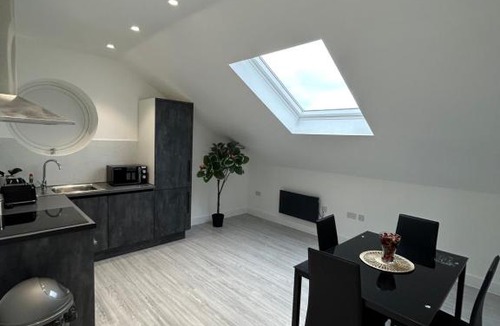 Higham Hill Apartment | Modern London Apartment near Tottenham Stadium